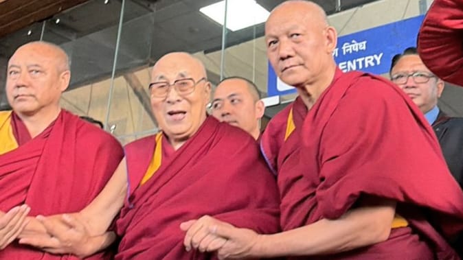 दलाई लामा: अभिषेक की 86वीं वर्षगांठ पर कार्यक्रम आज, नोबेल शांति पुरस्कार विजेता कैलाश सत्यार्थी मुख्य अतिथि