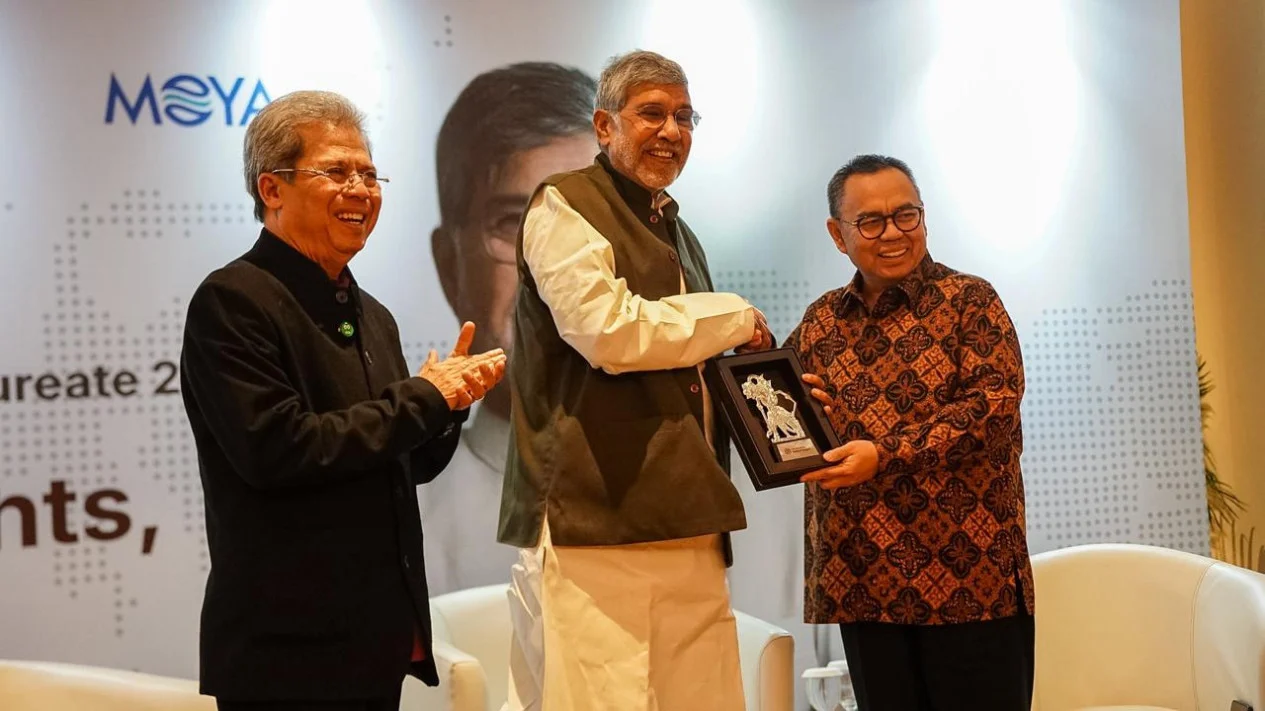 Indian Nobel Peace Prize Laureate Highlights the Link Between Democracy and Human Rights in Social Welfare